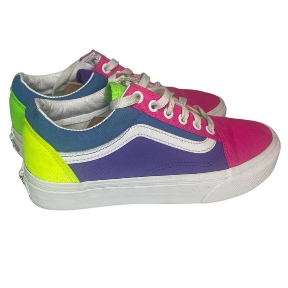 Vans - Picture 5 of 9